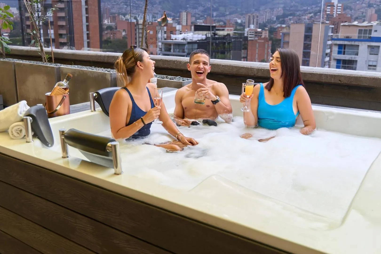 Welcoming Stadio Aparta-Suite Rosa Negra Medellin Apartment