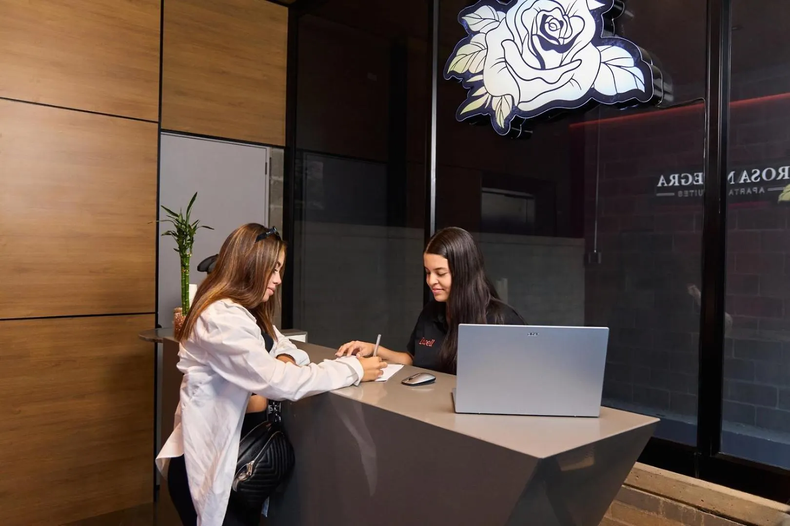 Διαμέρισμα Welcoming Stadio Aparta-Suite Rosa Negra Μεντεγίν Κολομβία